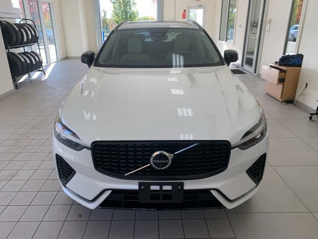 Certified 2023 Volvo XC60 B5 Plus w/ Protection Package Premier image 2