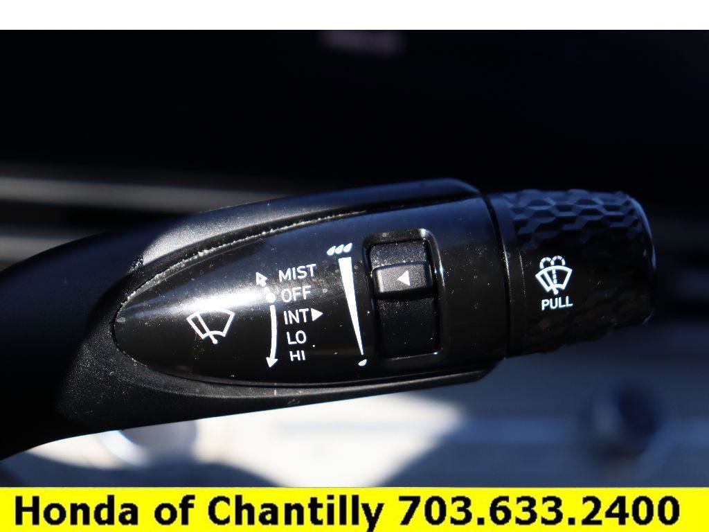 Used 2023 Hyundai Elantra Limited w/ Cargo Package image 11