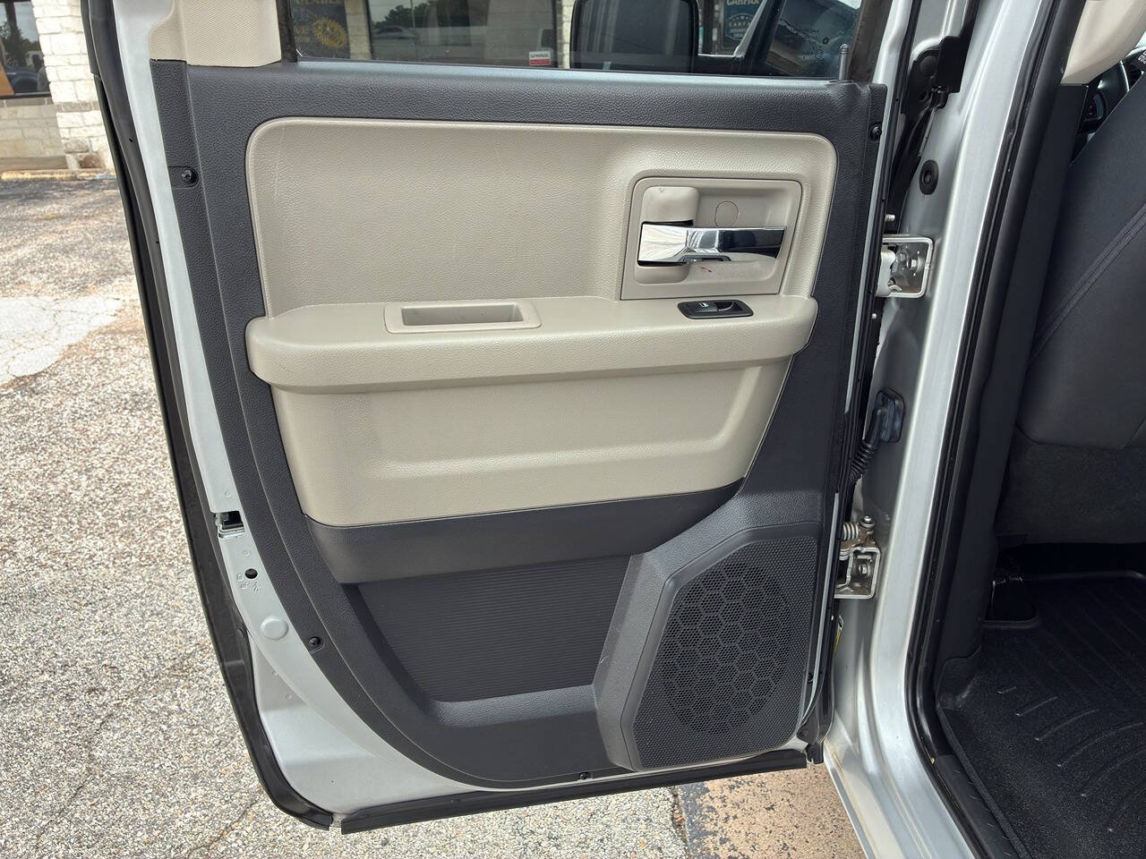 Used 2012 RAM 1500 Classic SLT RWD image 26