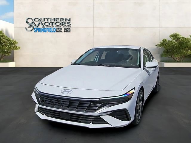 Used 2025 Hyundai Elantra SEL FWD image 40