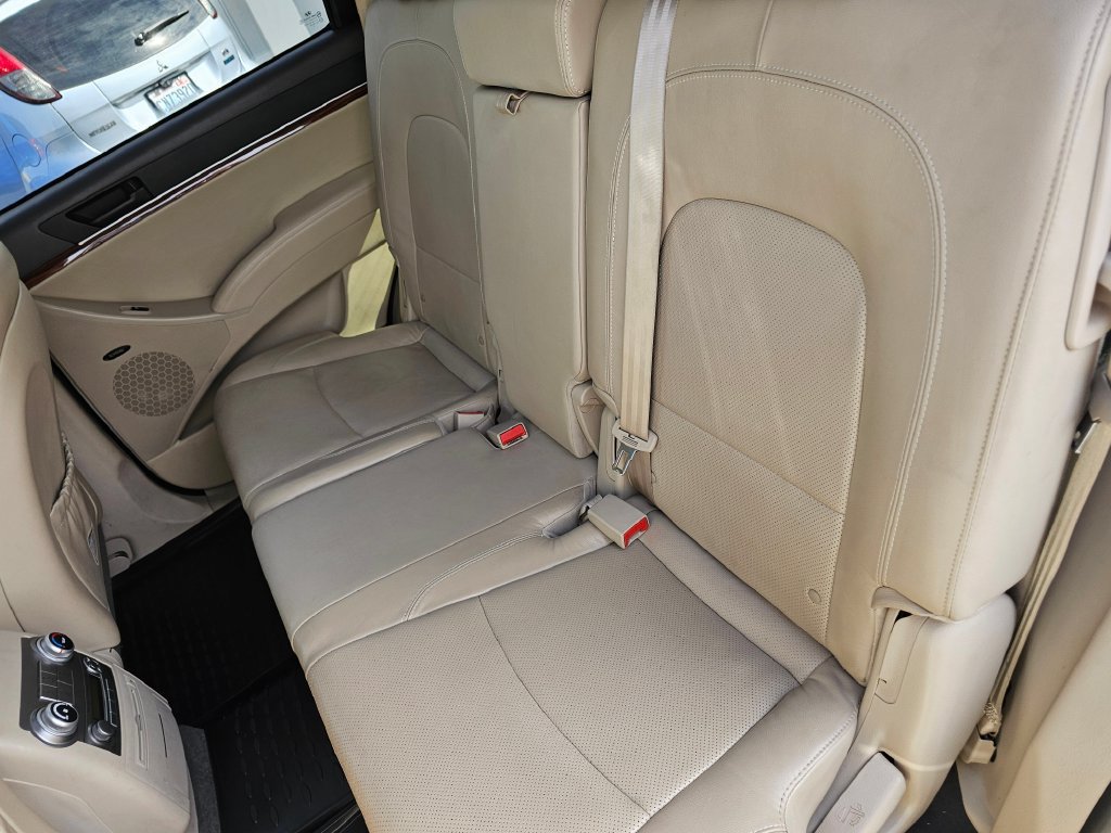 Used 2012 Hyundai Veracruz Limited w/ Entertainment Pkg FWD image 19