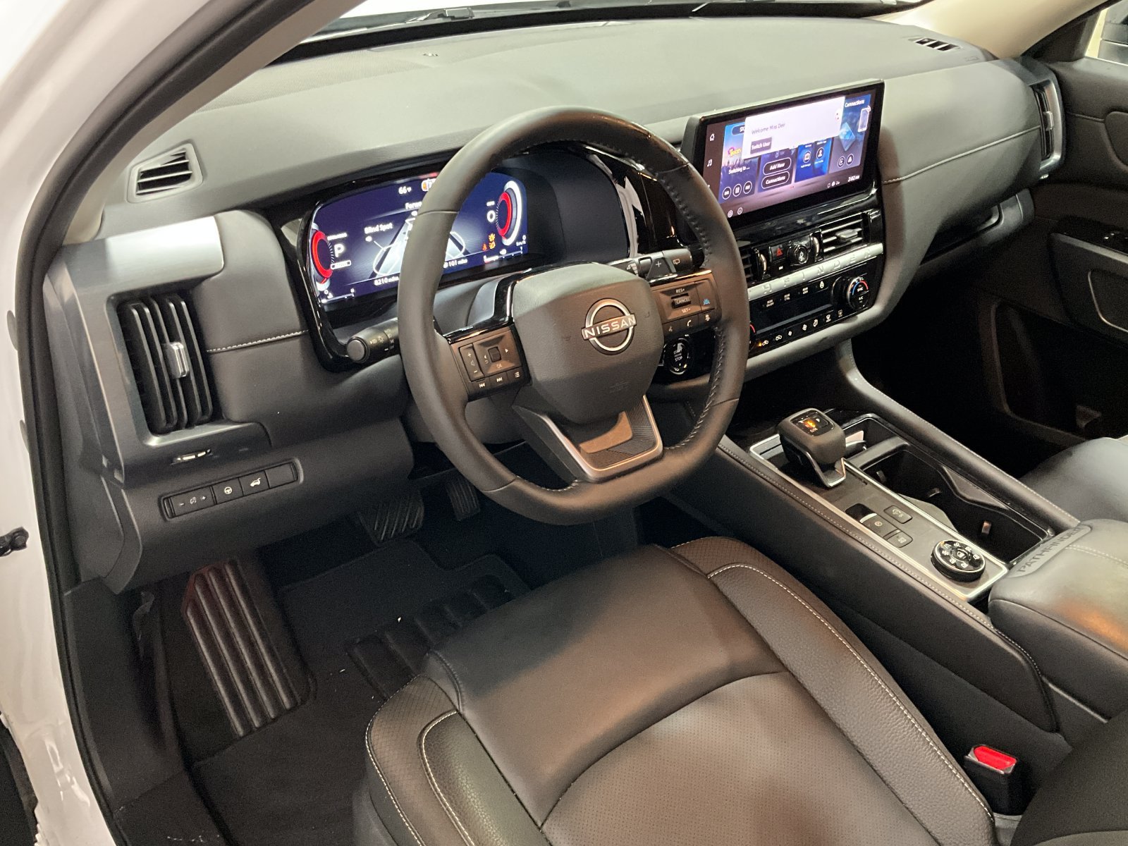 Used 2026 Nissan Pathfinder SL AWD/4WD image 14