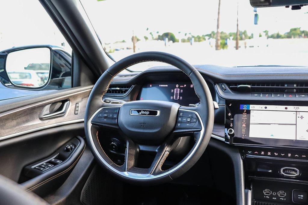 New 2026 Jeep Grand Cherokee Limited AWD/4WD image 18