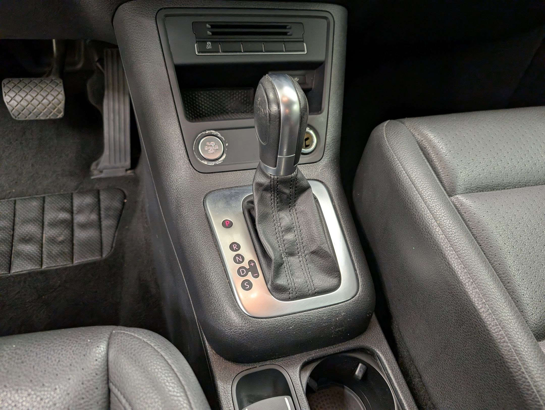 Used 2016 Volkswagen Tiguan S image 17