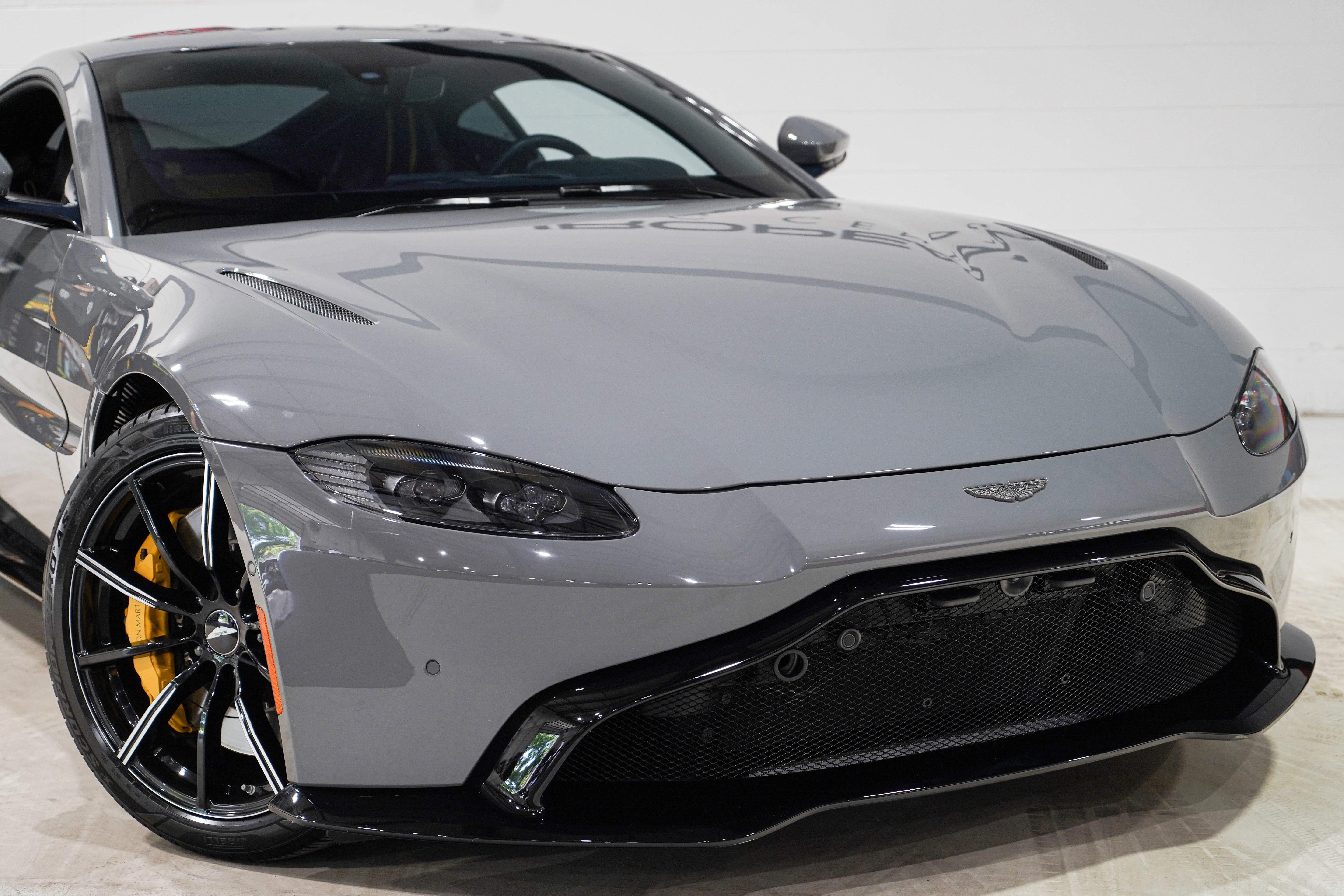 Used 2020 Aston Martin V8 Vantage Coupe RWD image 25