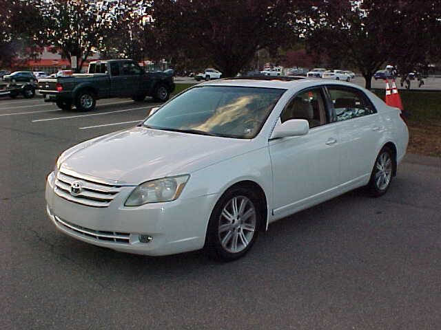Used 2006 Toyota Avalon Limited image 35