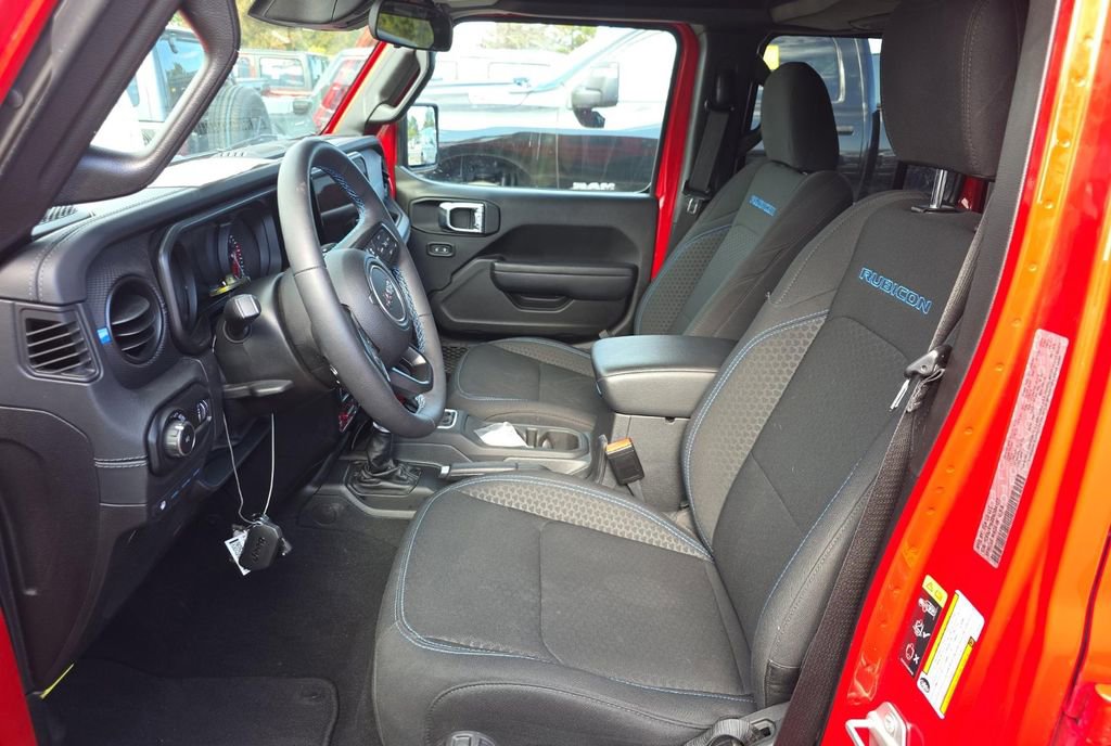 Certified 2025 Jeep Wrangler Unlimited Rubicon 4xe w/ Convenience Group image 3