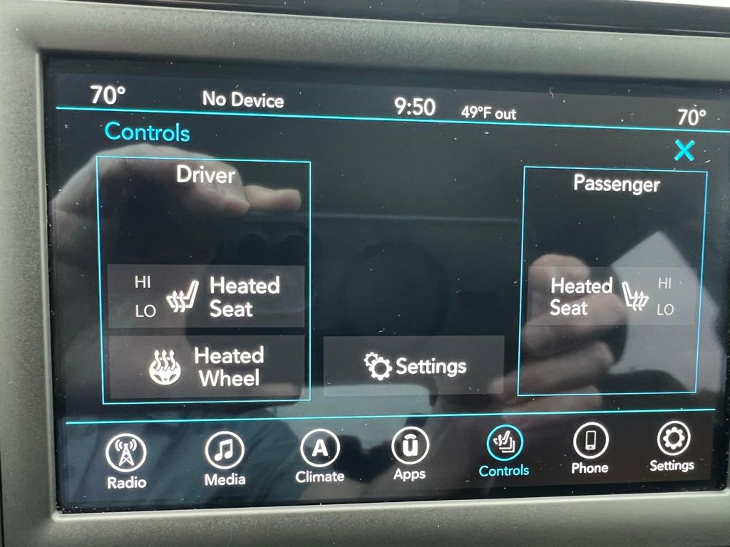 Used 2020 Chrysler Pacifica Touring w/ Tire & Wheel Group FWD image 35