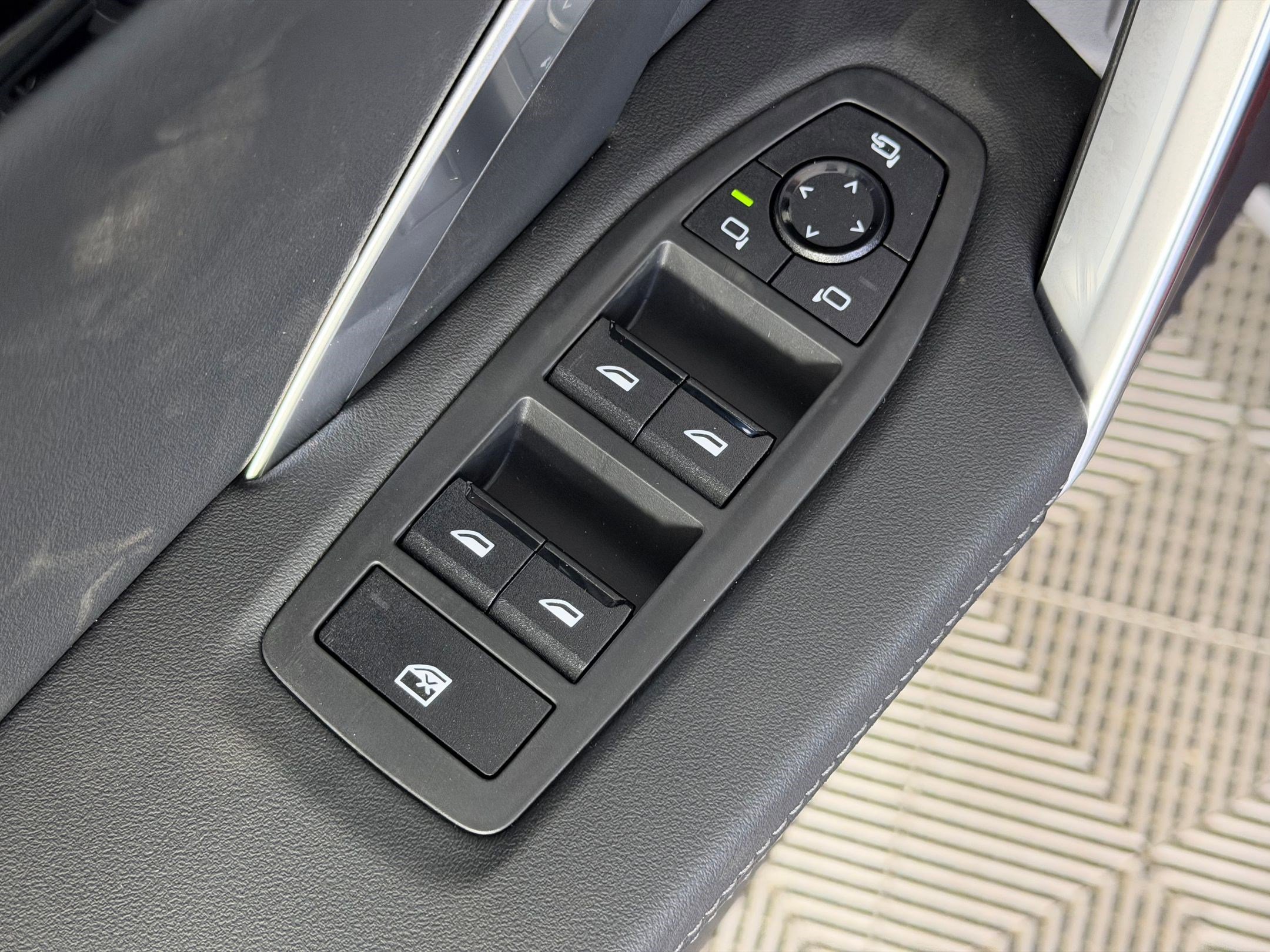 Used 2026 BMW X1 xDrive28i w/ Technology Package image 20