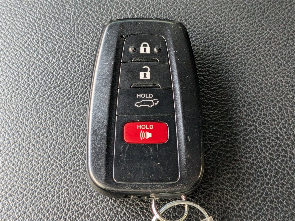 Used 2021 Toyota RAV4 XLE Premium image 36