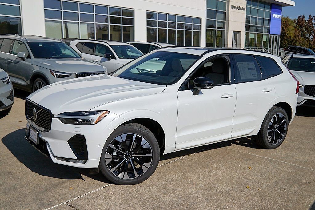 New 2026 Volvo XC60 B5 Plus w/ Protection Package Premier image 3