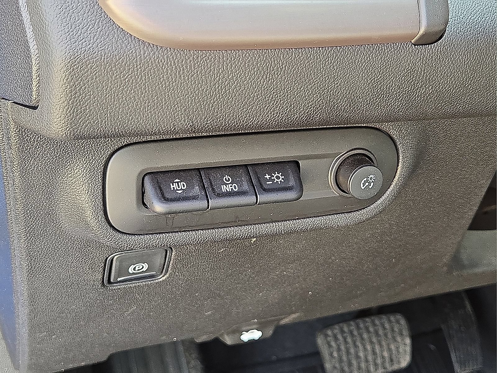 Used 2024 GMC Terrain AT4 w/ Tech Package AWD/4WD image 26