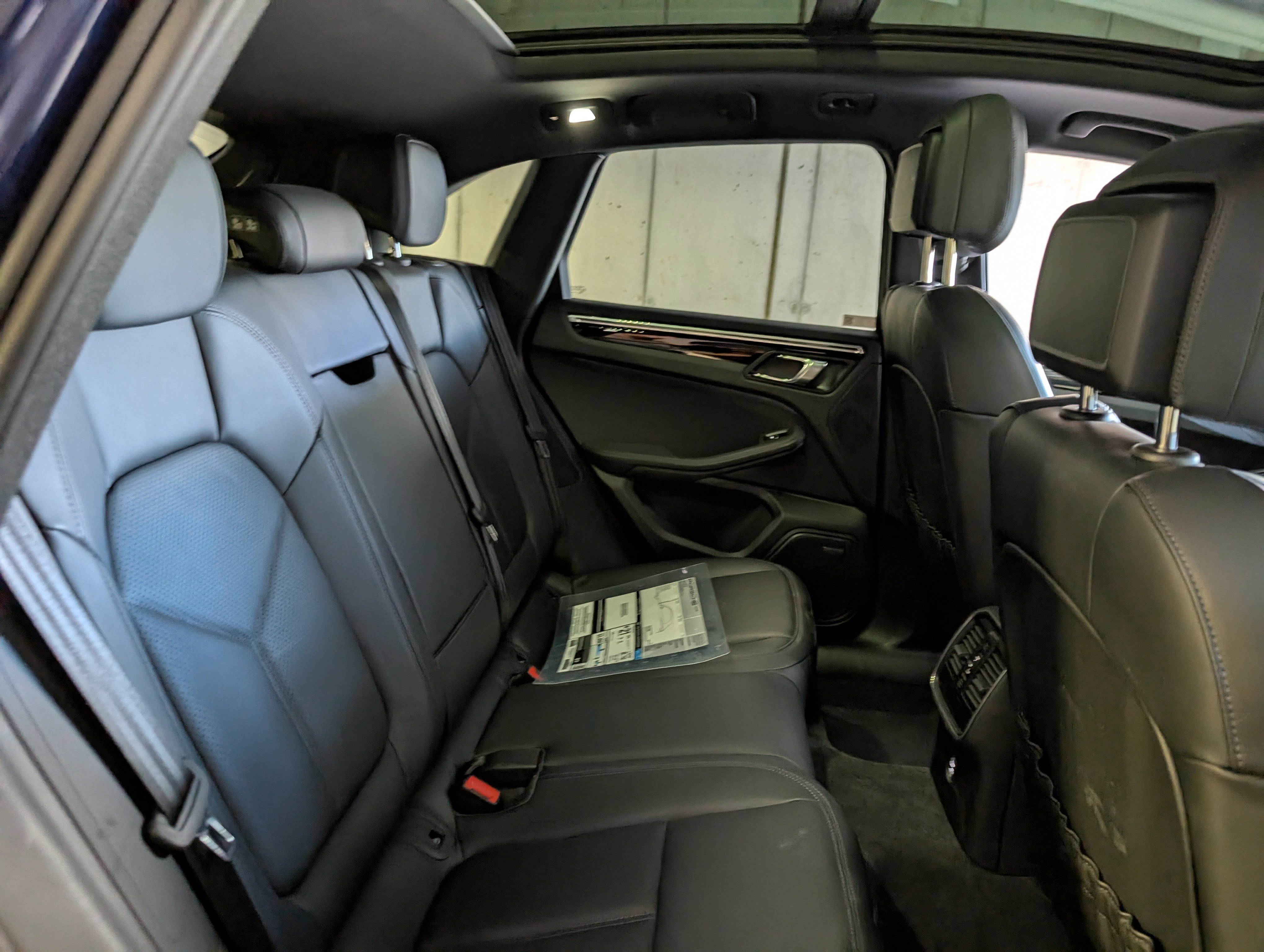 Used 2025 Porsche Macan image 23