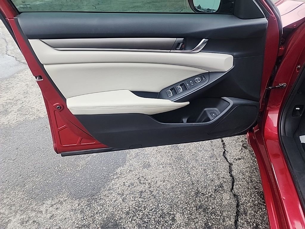 Used 2018 Honda Accord LX image 10