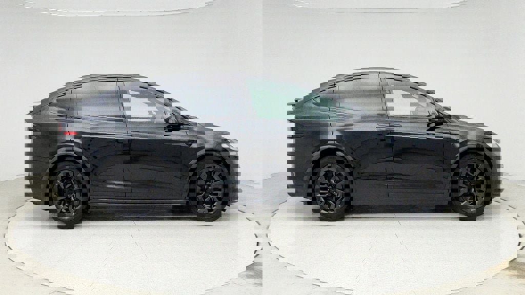 Used 2024 Tesla Model X image 4