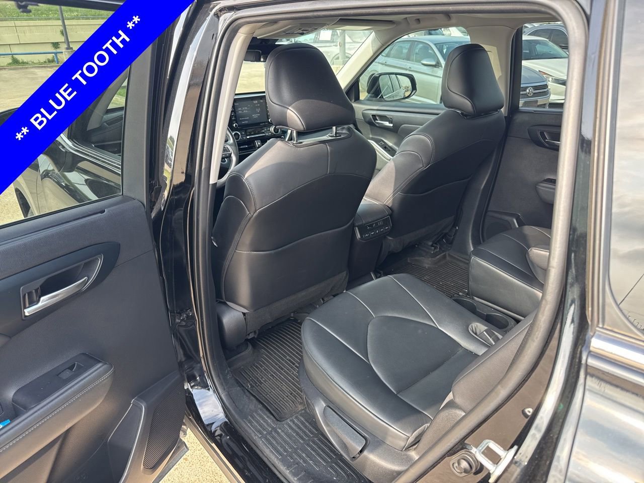 Used 2021 Toyota Highlander XLE FWD image 7