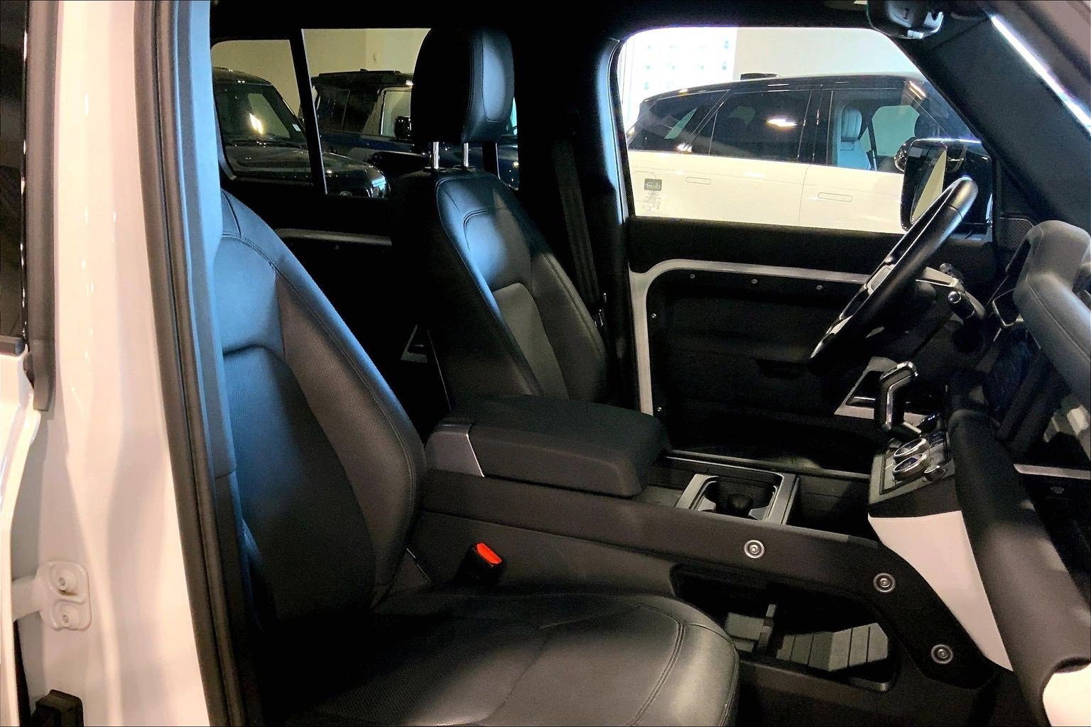 Used 2023 Land Rover Defender 110 S image 8