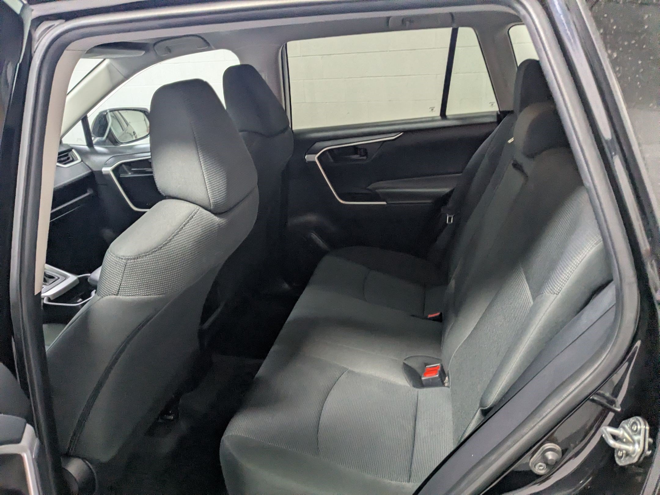 Used 2021 Toyota RAV4 LE FWD image 24