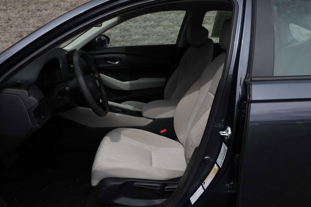 Used 2025 Honda Accord LX image 24