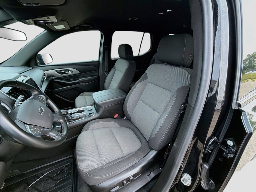 Used 2023 Chevrolet Traverse LT w/ Midnight/Sport Edition AWD/4WD image 22
