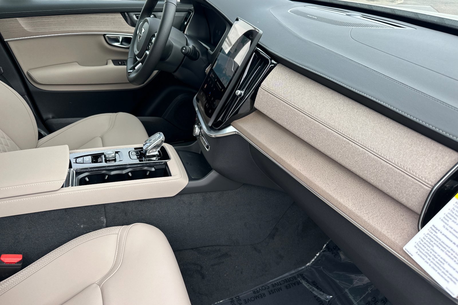 New 2026 Volvo XC90 B6 Plus image 14