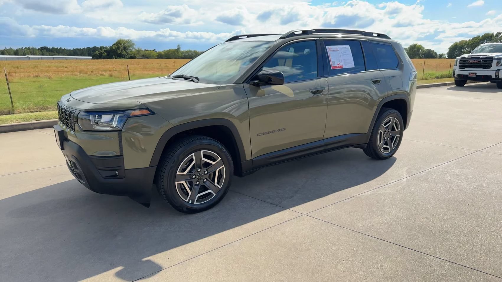 Used 2026 Jeep Cherokee Laredo AWD/4WD image 5