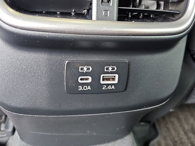 Used 2024 Subaru Outback Premium image 11
