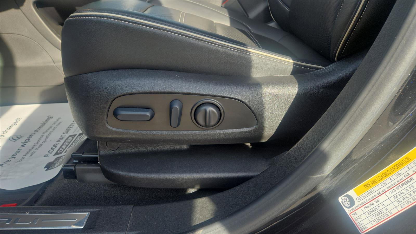 Used 2023 GMC Acadia Denali w/ Denali Ultimate Package image 26