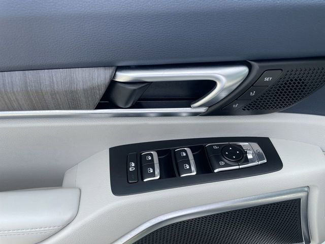 Used 2025 Kia Telluride SX w/ SX Captain's Chair Package FWD image 24