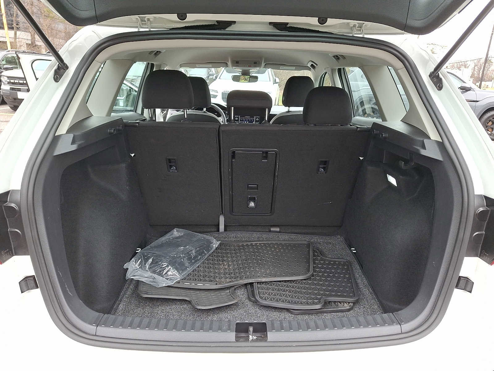 Used 2024 Volkswagen Taos S image 27