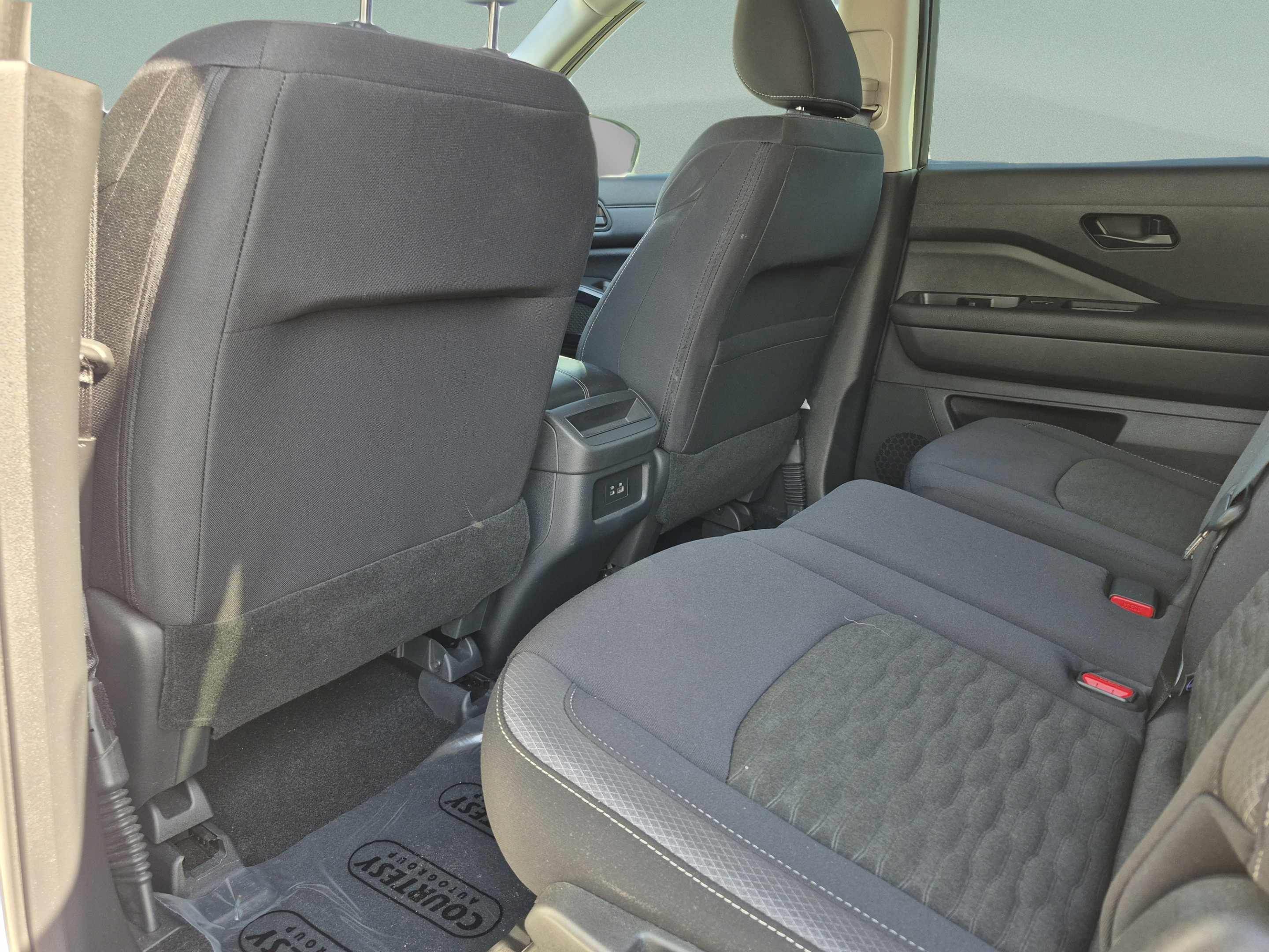 Certified 2025 Nissan Pathfinder S FWD image 19