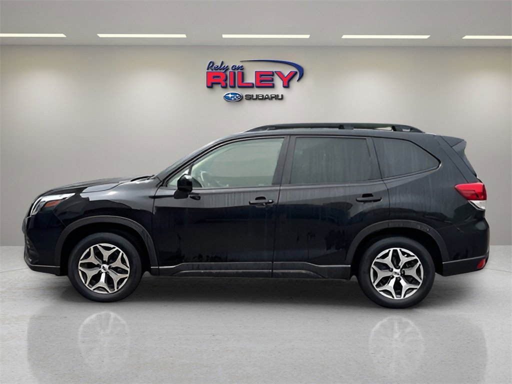 Used 2023 Subaru Forester Premium image 2