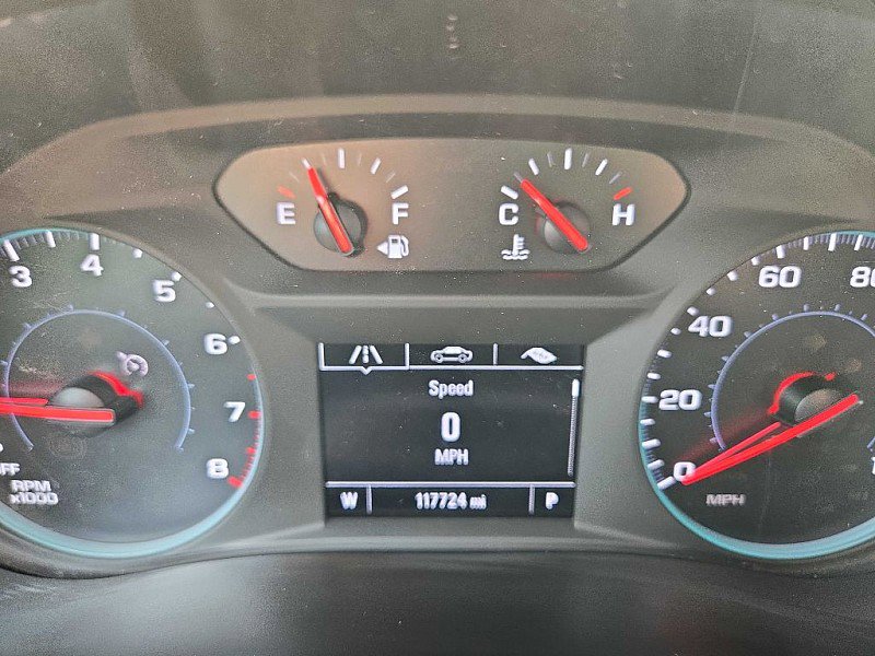 Used 2021 Chevrolet Traverse LS image 21