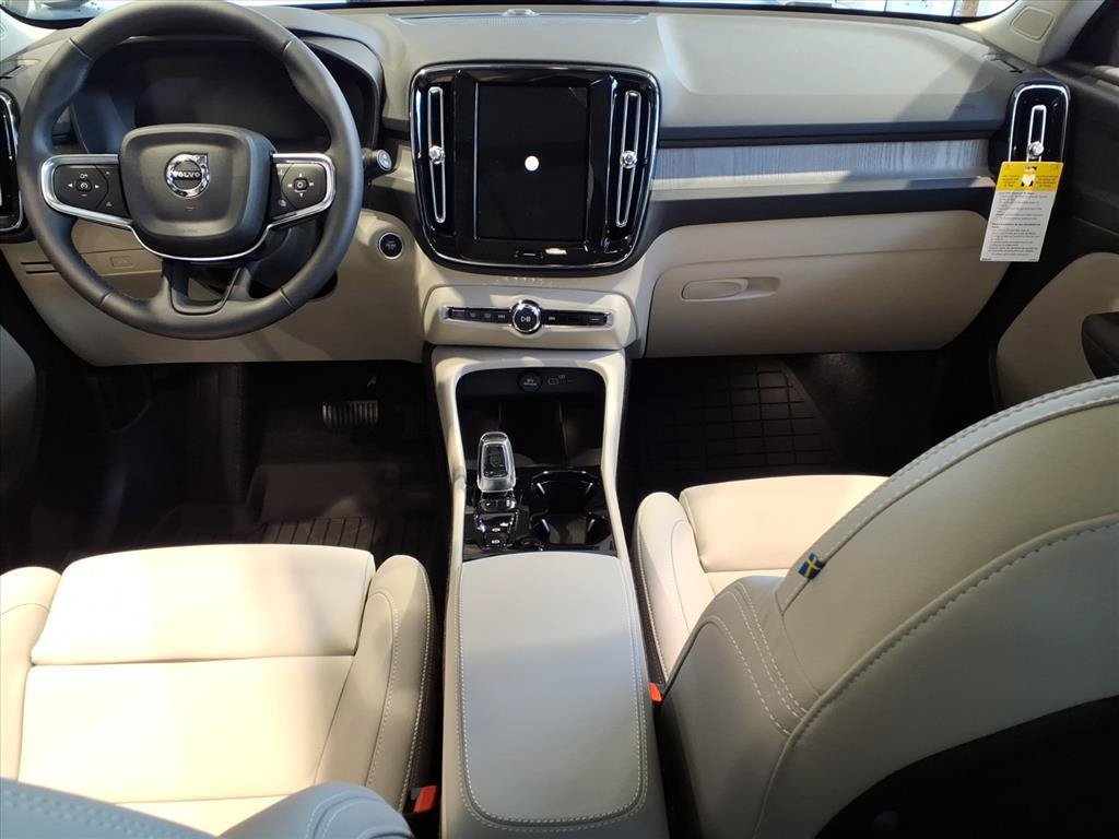 New 2026 Volvo XC40 B4 Plus w/ Protection Package Premier FWD image 13