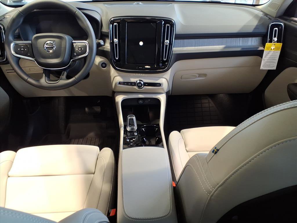 New 2026 Volvo XC40 B4 Plus w/ Protection Package Premier image 13