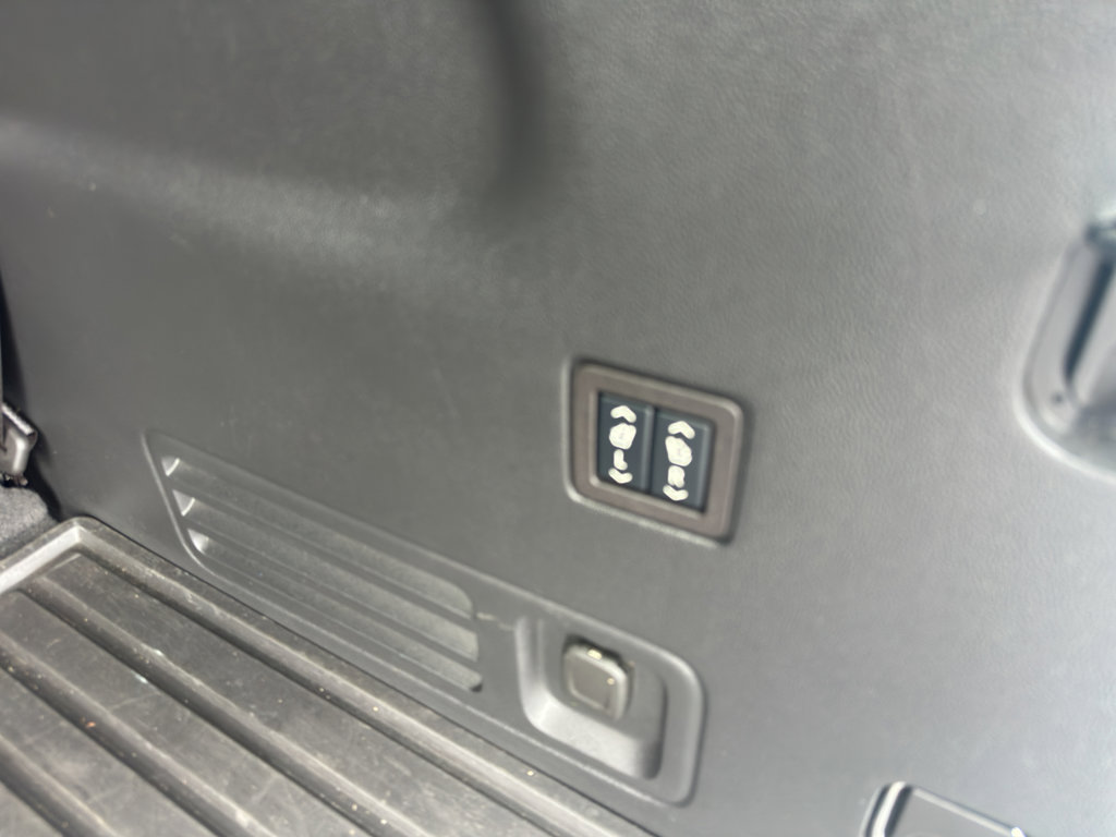 Used 2024 Chevrolet Traverse High Country image 14