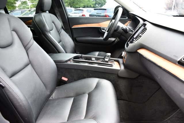 Certified 2023 Volvo XC90 B5 Plus w/ Protection Package Premier AWD/4WD image 23