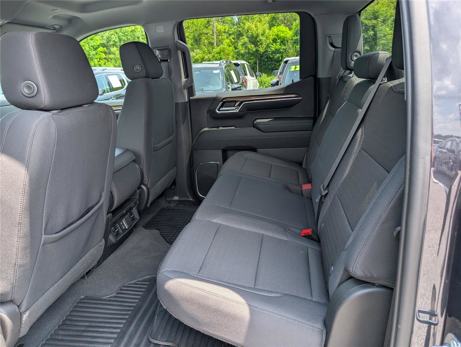 Used 2024 Chevrolet Silverado 1500 LT AWD/4WD image 13