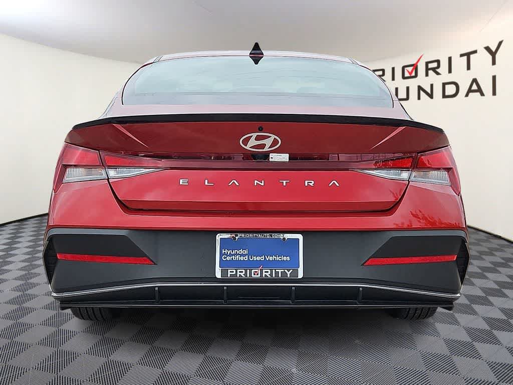Certified 2025 Hyundai Elantra Sport FWD image 5