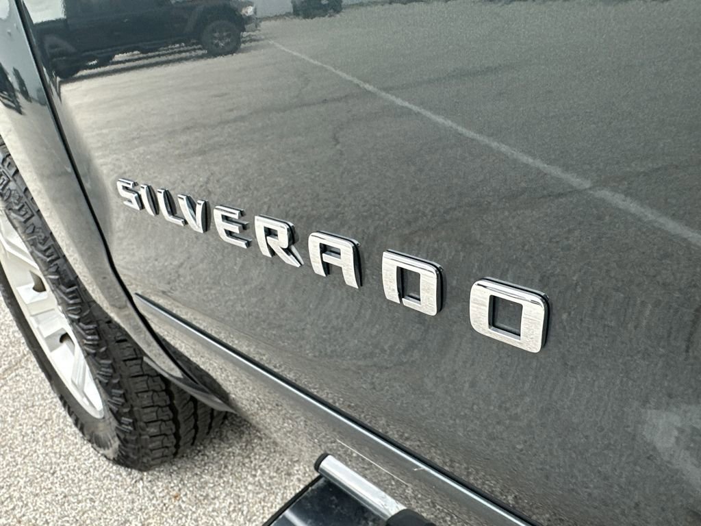 Used 2018 Chevrolet Silverado 1500 LT w/ All Star Edition image 45
