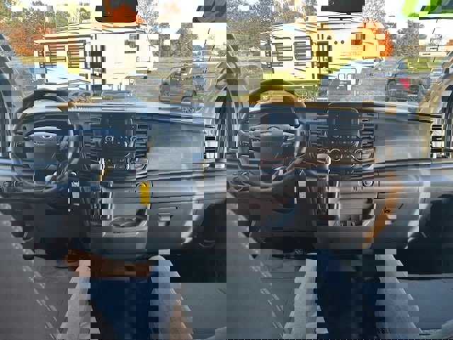 Used 2020 Ford Transit 150 XL image 9