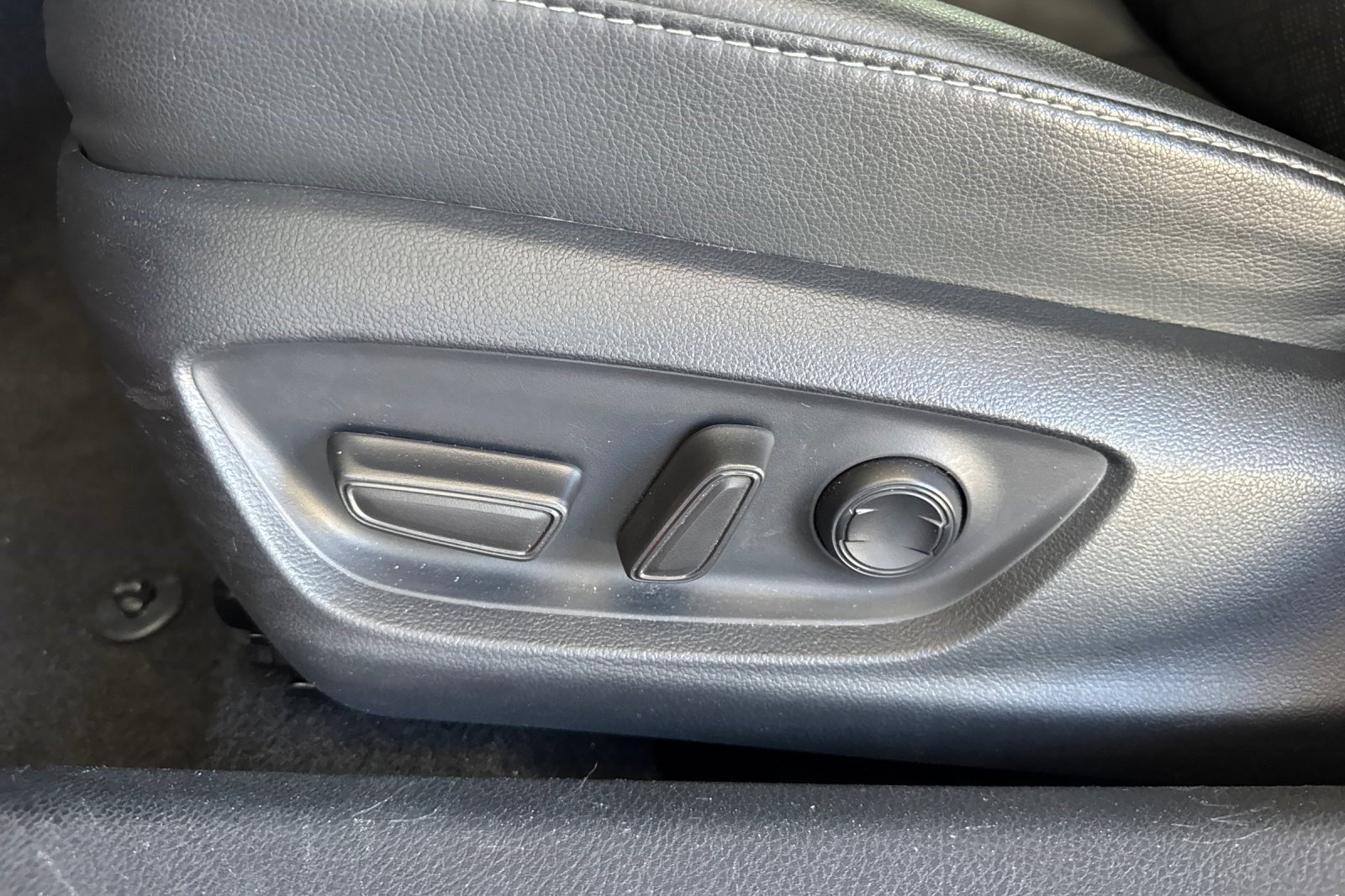 Used 2023 Toyota Camry XSE FWD image 14