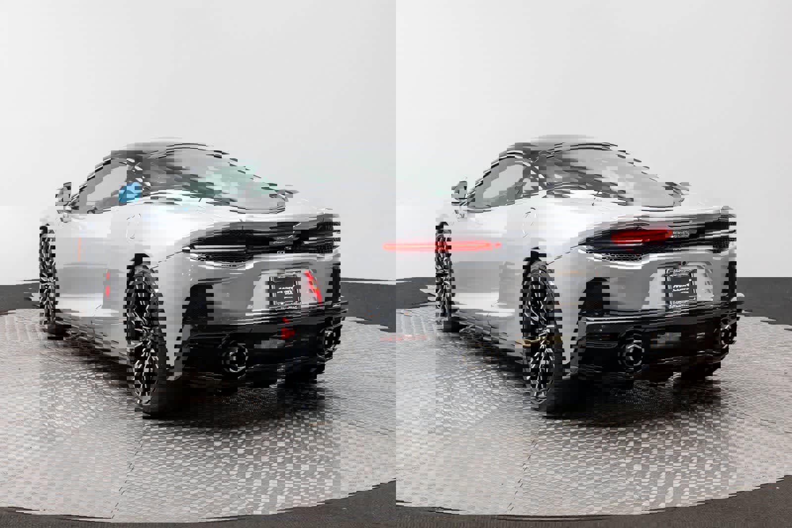 Used 2025 McLaren GTS RWD image 4