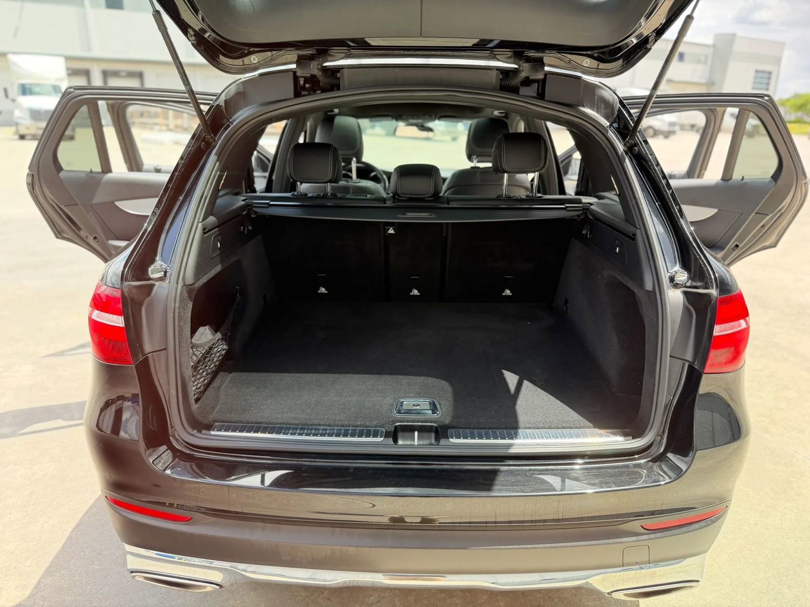Used 2019 Mercedes-Benz GLC 300 w/ Premium Package image 37