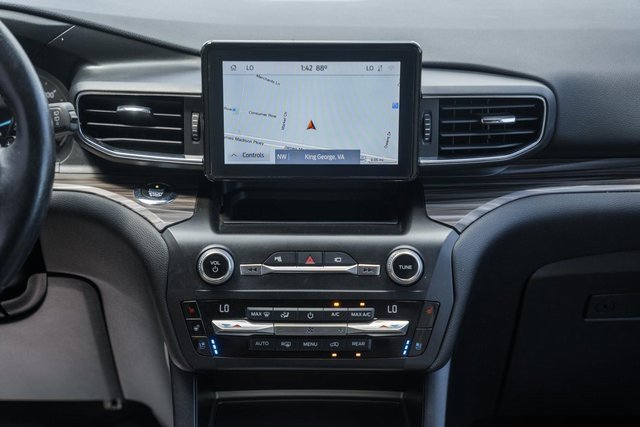 Used 2020 Ford Explorer Limited image 27