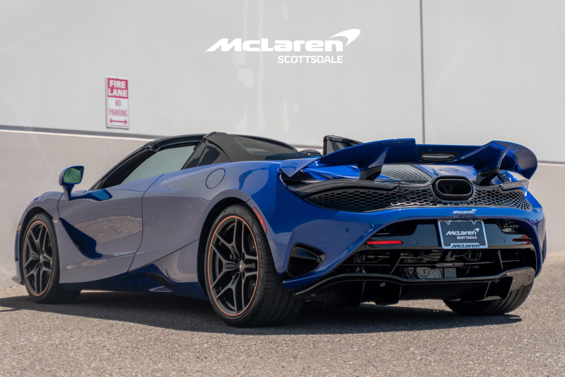 Used 2024 McLaren 750S Spider RWD image 5