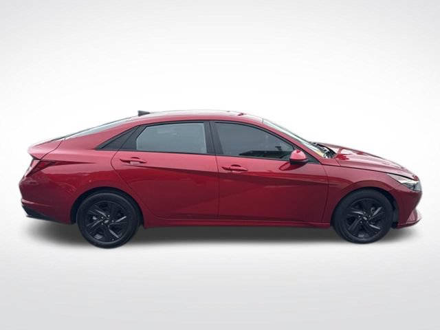 Used 2023 Hyundai Elantra SEL w/ Cargo Package FWD image 2