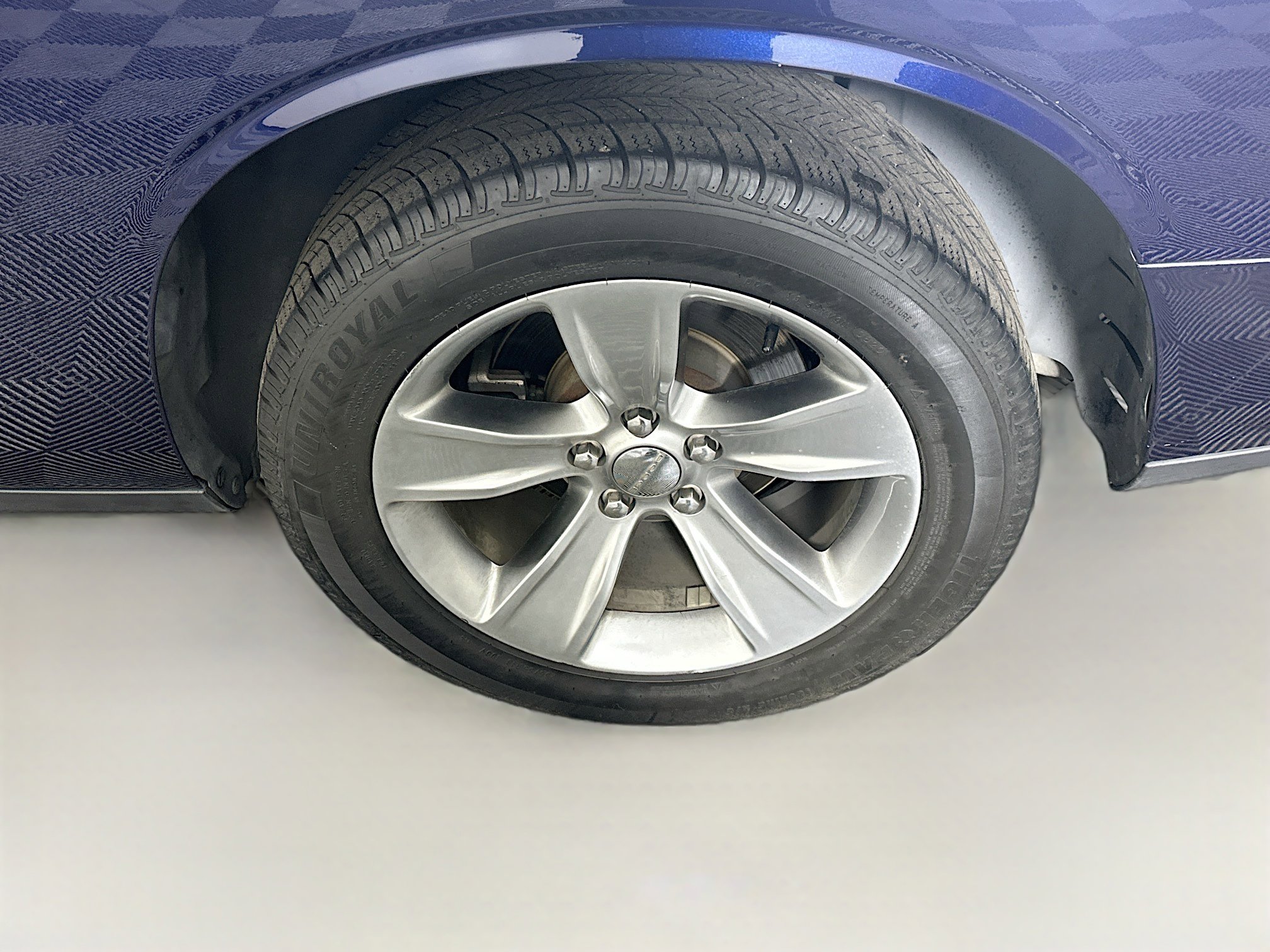 Used 2015 Dodge Challenger SXT image 11