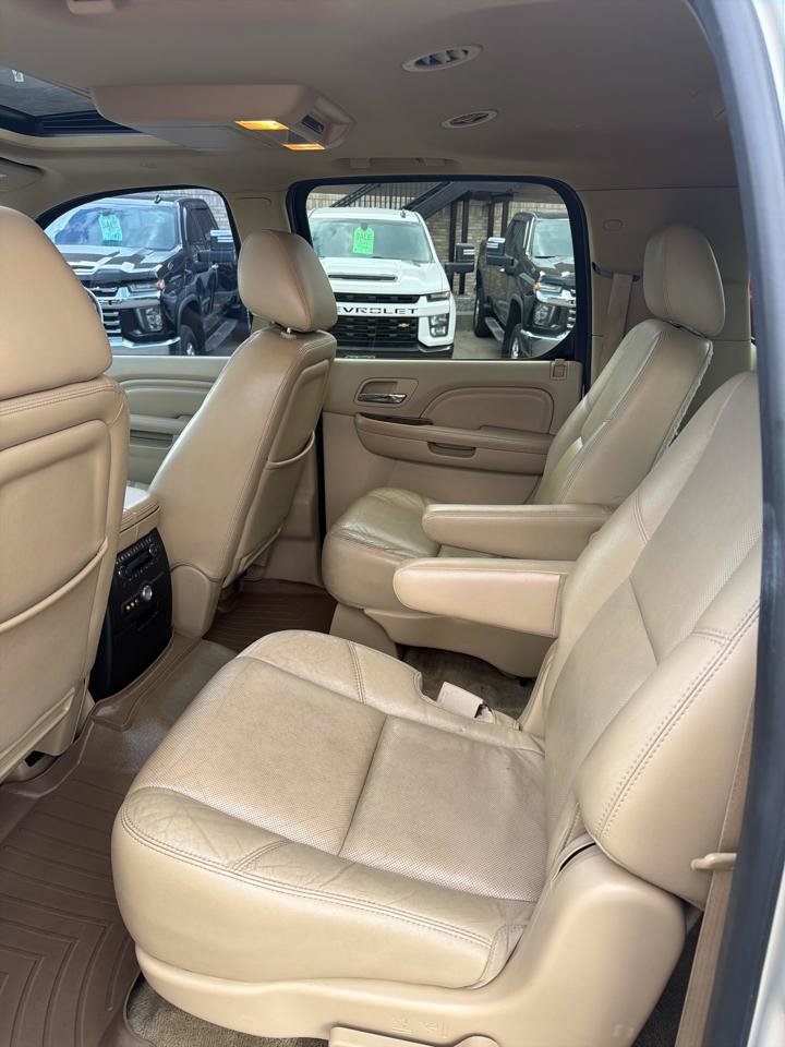 Used 2013 Cadillac Escalade ESV Premium AWD/4WD image 7