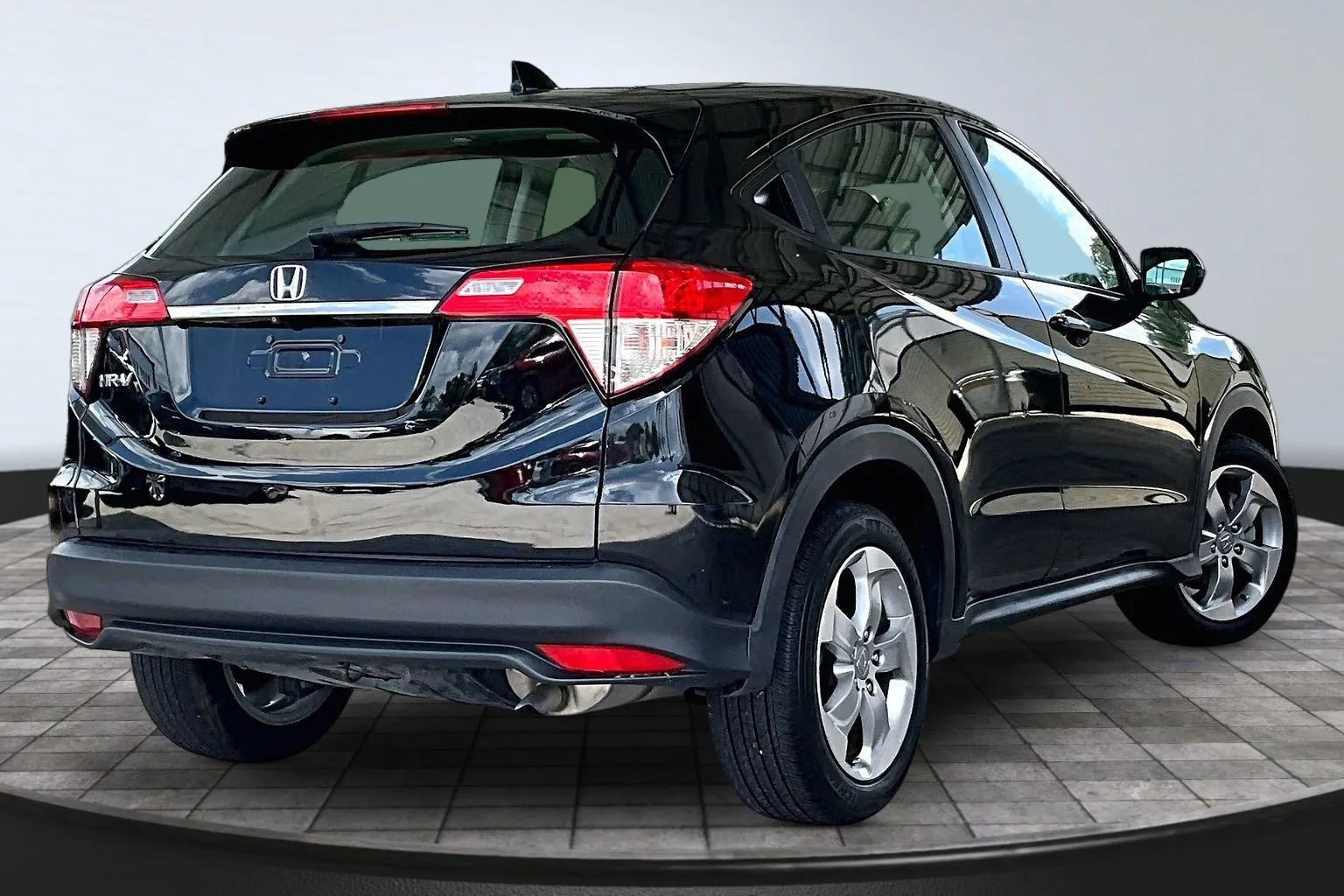 Used 2019 Honda HR-V LX image 6